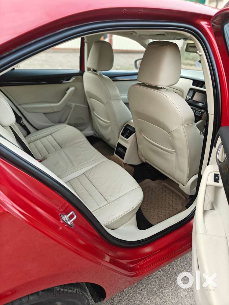 Skoda Octavia Elegance 1.8 Tsi At, 2015, Petrol