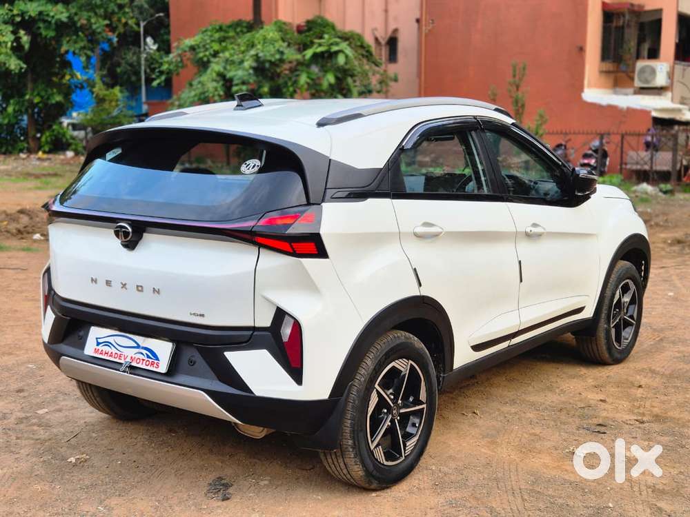 Tata Nexon Creative Plus 1.2 Revotron Petrol 6 Mt, 2025, Cng & Hybri..