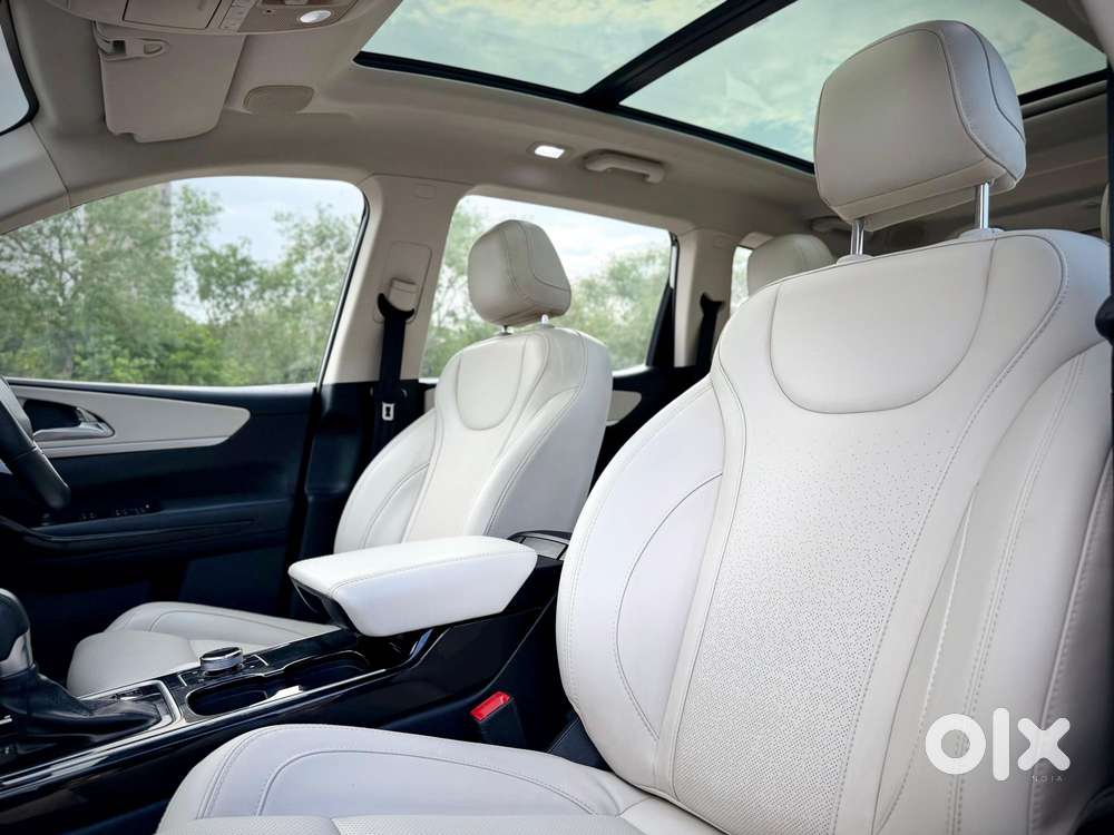 Mahindra Xuv700 2.0 Ax 7 Petrol At Luxury Pack Str, 2022, Petrol