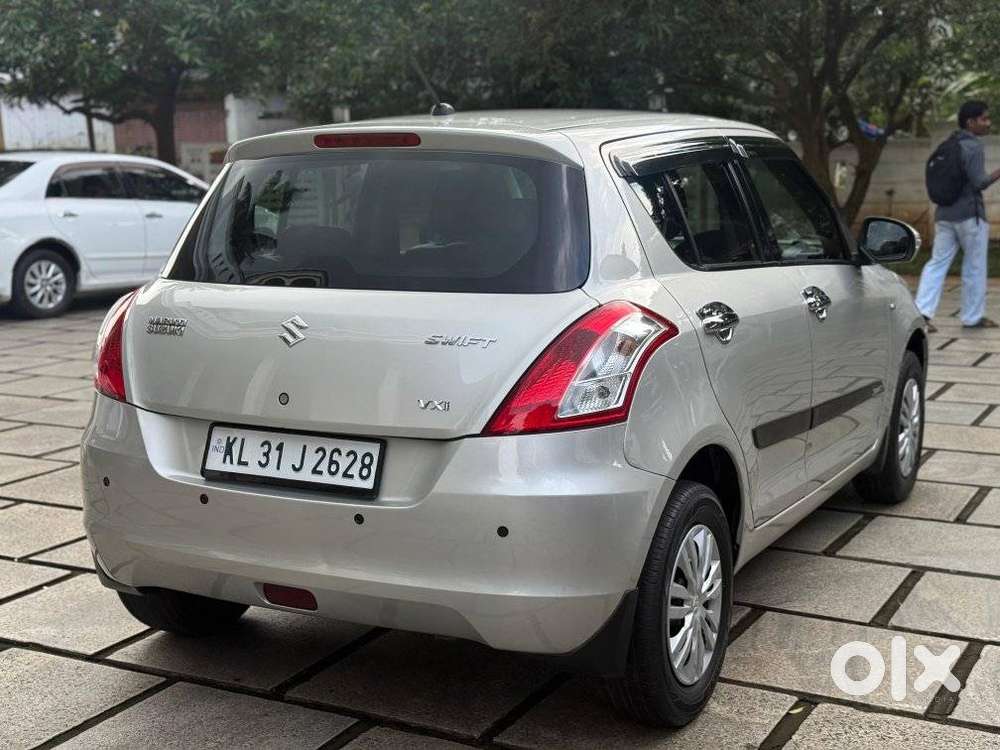 Maruti Suzuki Swift 1.2 Vxi (o), 2016, Petrol