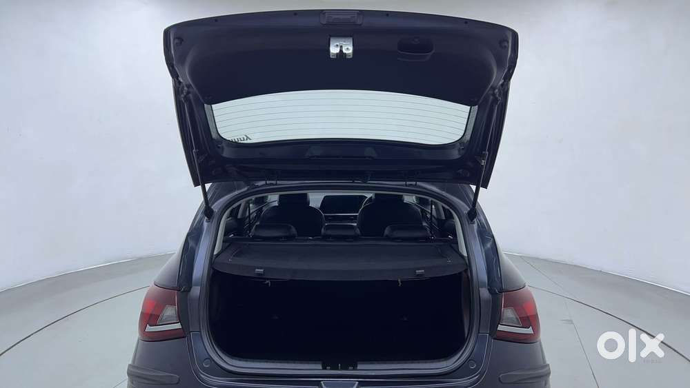 Hyundai I20 Asta (o) 1.2 Mt, 2023, Petrol