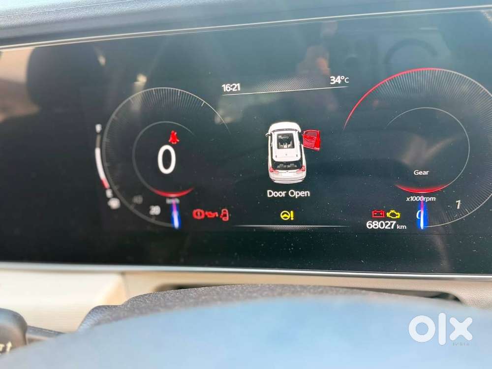 Mahindra Xuv700 2023 Diesel Well Maintained