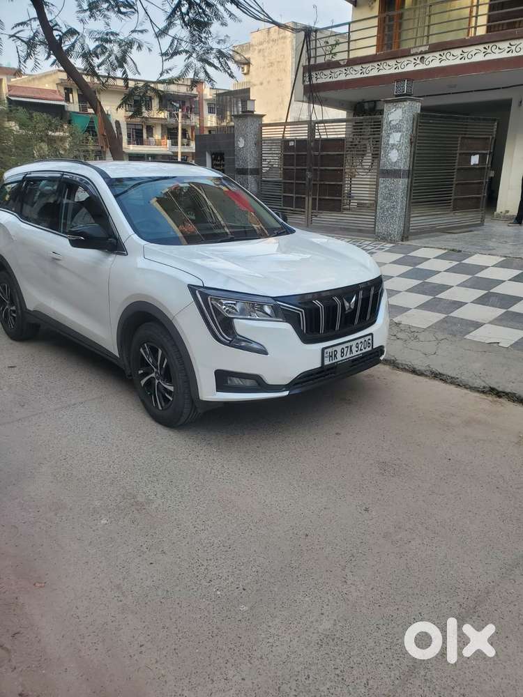 Mahindra Xuv700 2.0 Mx Petrol Mt 5 Str, 2023, Petrol