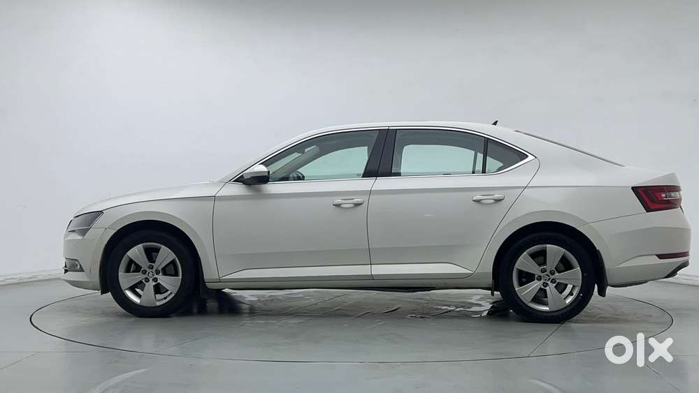 Skoda Superb [ ] 1.8 Style Tsi At, 2019, Petrol