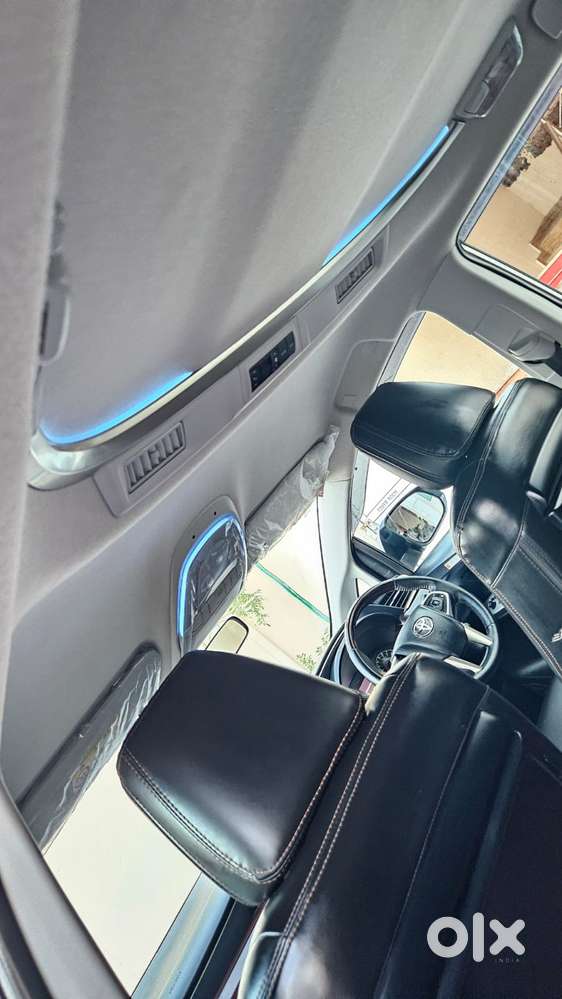 Toyota Innova Crysta [2020-ongoing] 2.4 Vx 8 Str, 2023, Diesel