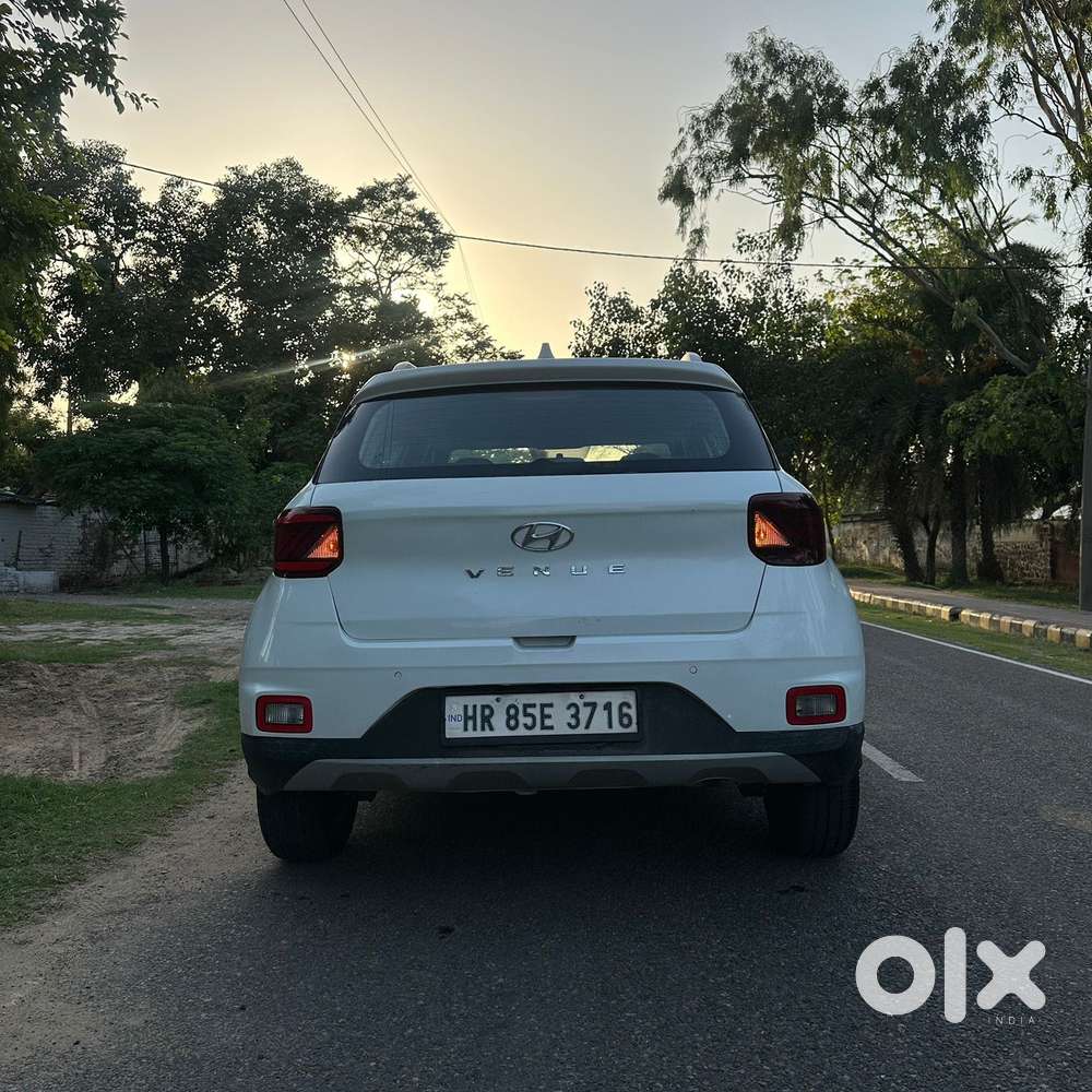 Hyundai Venue 1.2 S (o), 2021, Petrol