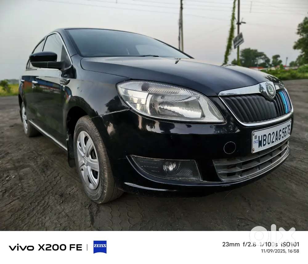 Skoda Rapid 1.6 Ambaint Tdi All Company  Oem Fittings 62000 Clocked