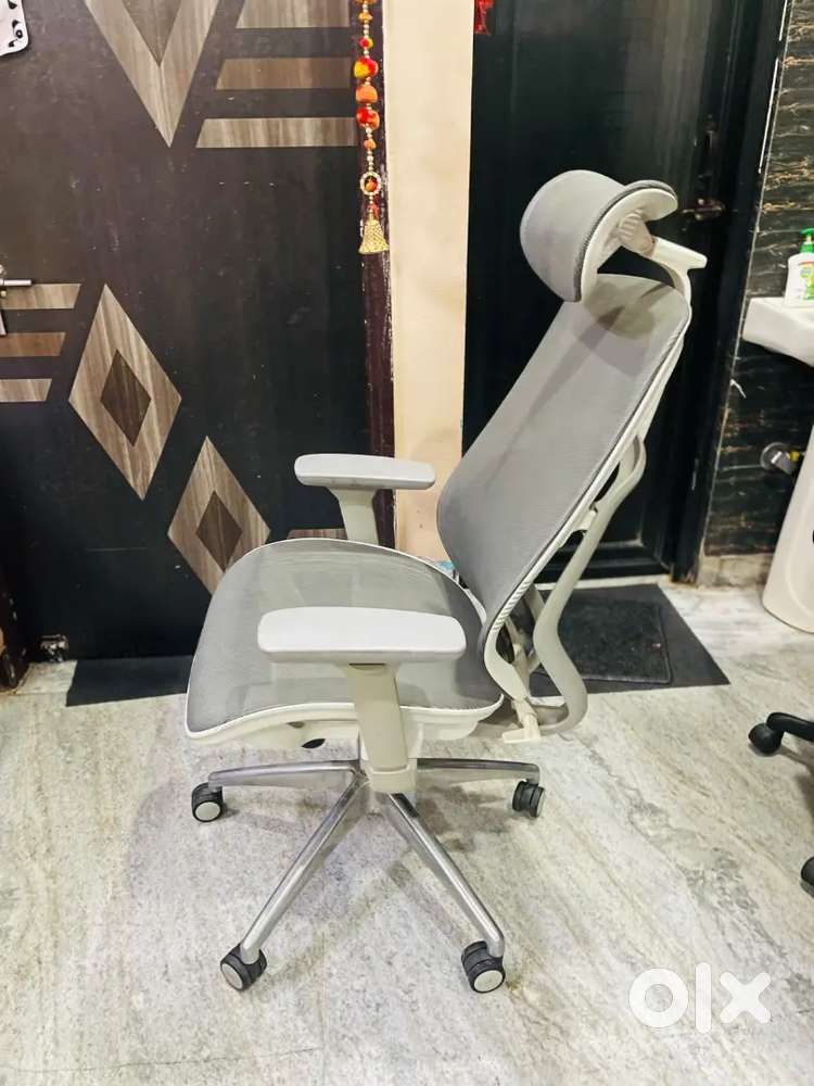 Chair Available For Sell 1 chair Price 3900