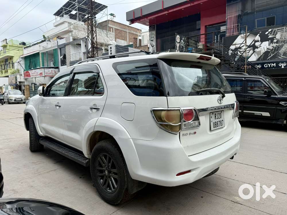 Toyota Fortuner 4x2 Manual, 2016, Diesel