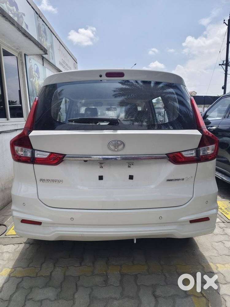 Toyota Rumion V Mt, 2025, Petrol