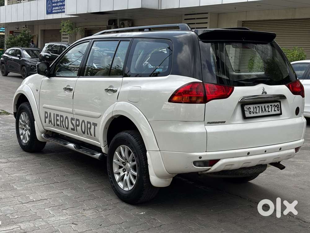 Mitsubishi Pajero Sport 4x4 Dual Tone, 2013, Diesel