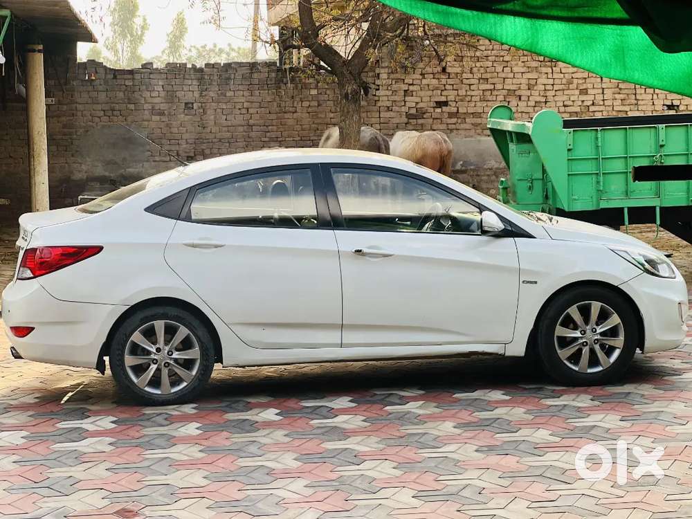  Verna Car  
 2012 Model
   Top Model
    Crdi 1.