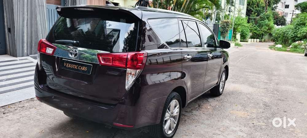 Toyota Innova Crysta 2.8z Automatic, 2016, Diesel