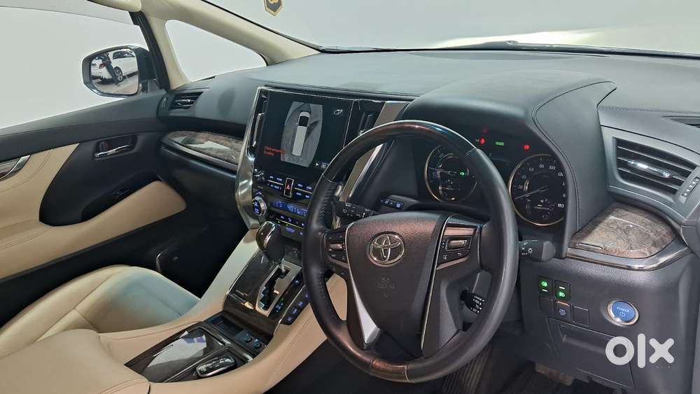 Toyota Vellfire 2.5 Hybrid, 2023, Petrol