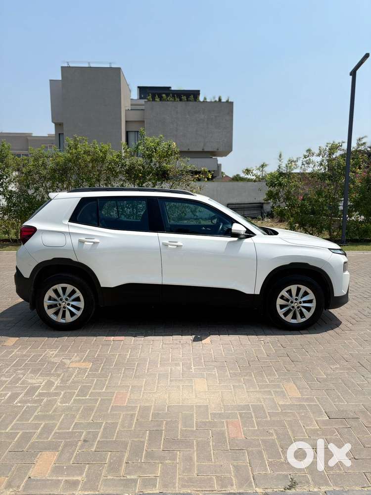 Skoda Kylaq Signature, 2025, Petrol