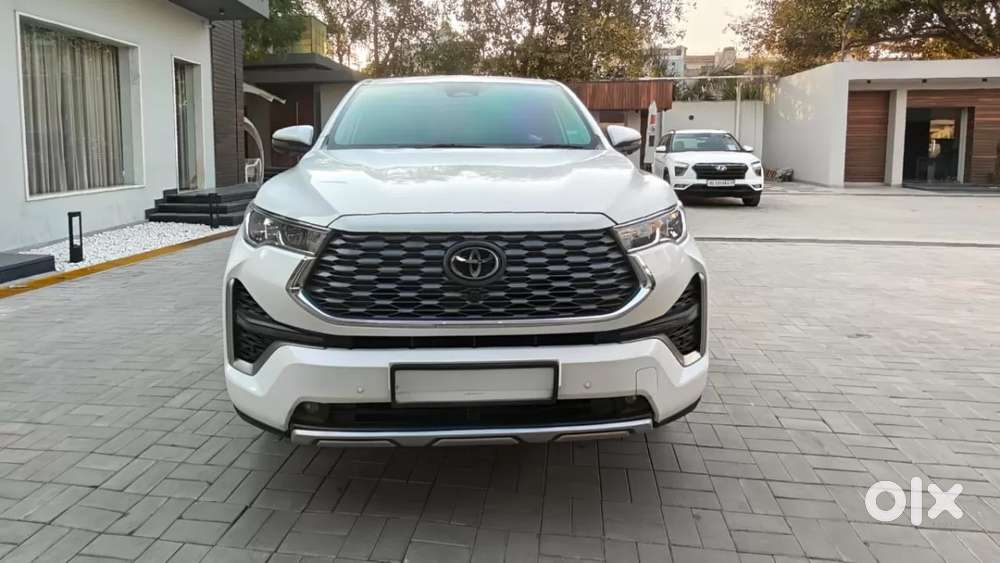 Toyota Innova Hycross 2.0 Zx (o) Hybrid 7 Str, 2024, Petrol