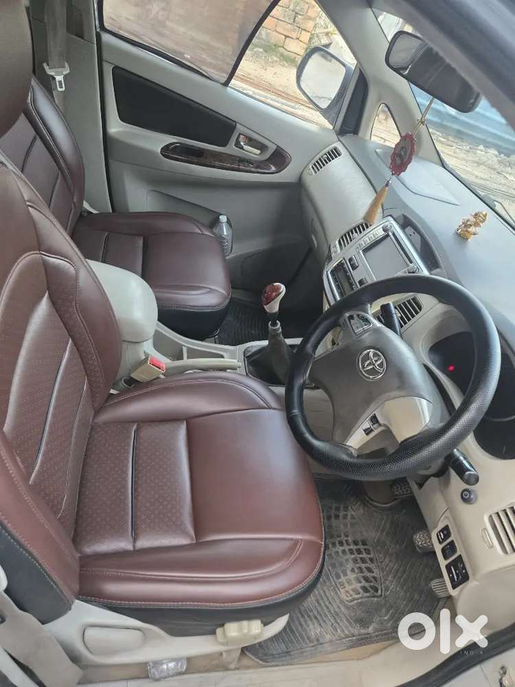 Toyota Innova 2014