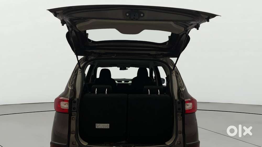 Renault Triber Rxz Easy-r Amt, 2023, Petrol