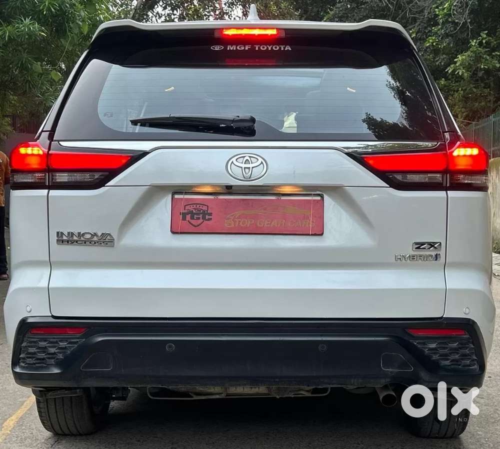 Toyota Innova Hycross 2.0 Zx Hybrid 7 Str, 2024, Petrol