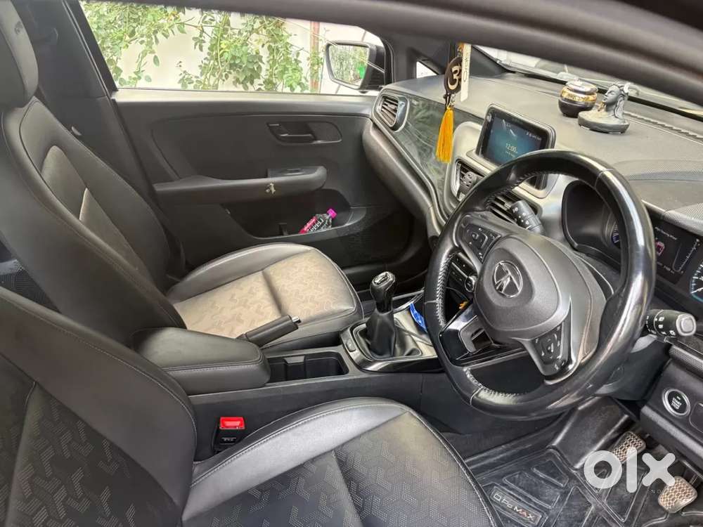 Tata Altroz 1.2 Xz Plus Dark Edition, 2023, Petrol