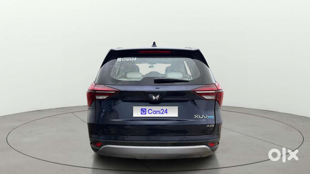 Mahindra Xuv700 2.0 Ax 5 Petrol Mt 7 Str, 2023, Petrol