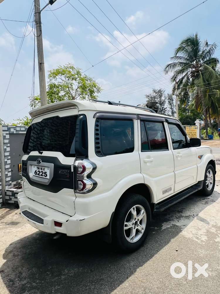Mahindra Scorpio S8, 2015, Diesel
