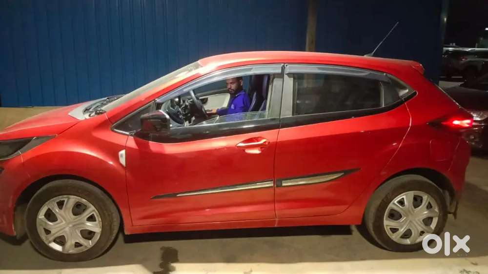 Tata Altroz 2025 Cng & Hybrids 41000 Km Driven