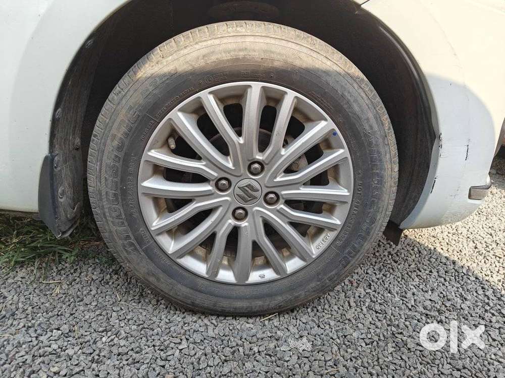 Maruti Suzuki Swift Dzire Zxi + Amt, 2018, Petrol