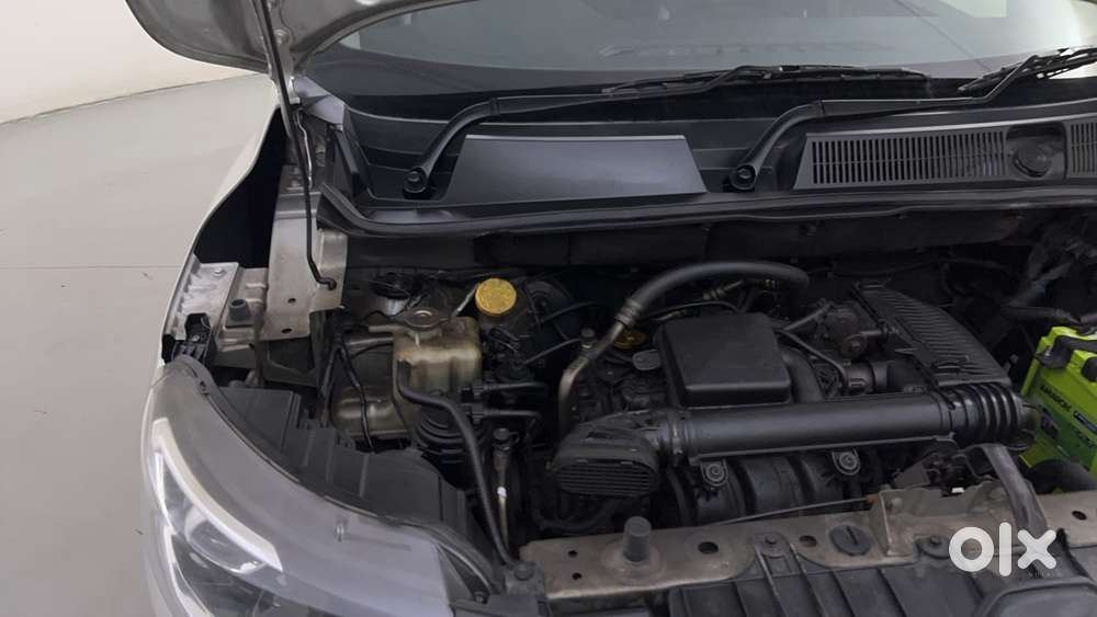 Renault Triber Rxz, 2022, Petrol