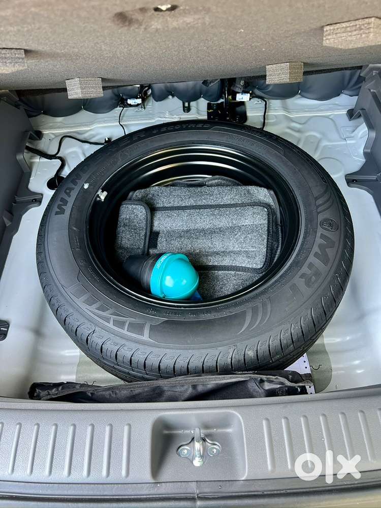 Additional ₹2,31,000 Accessorie Installed With Hyundai Oriantal Alloy