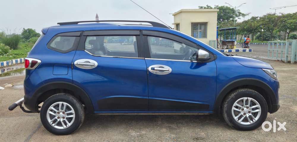Renault Triber Rxt, 2022, Petrol