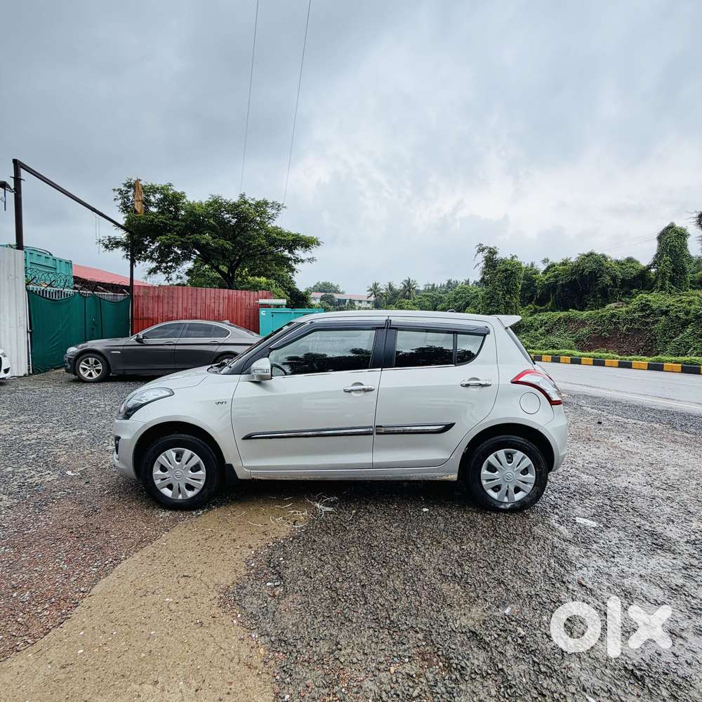Maruti Suzuki Swift Vxi Abs Bsiv, 2016, Petrol