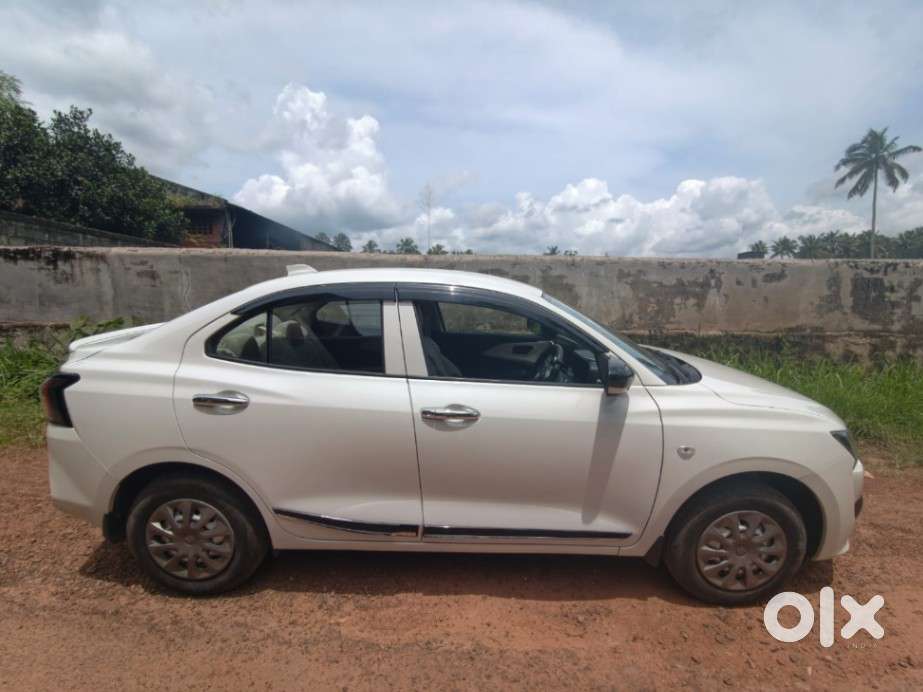 Maruti Suzuki Dzire 1.2 Lxi, 2025, Petrol