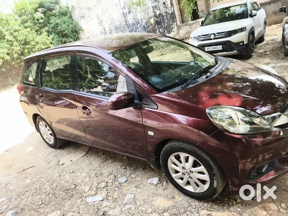 Honda Mobilio 2015 Petrol Well Maintained Top Vmt 43000 Kms 7 Seater