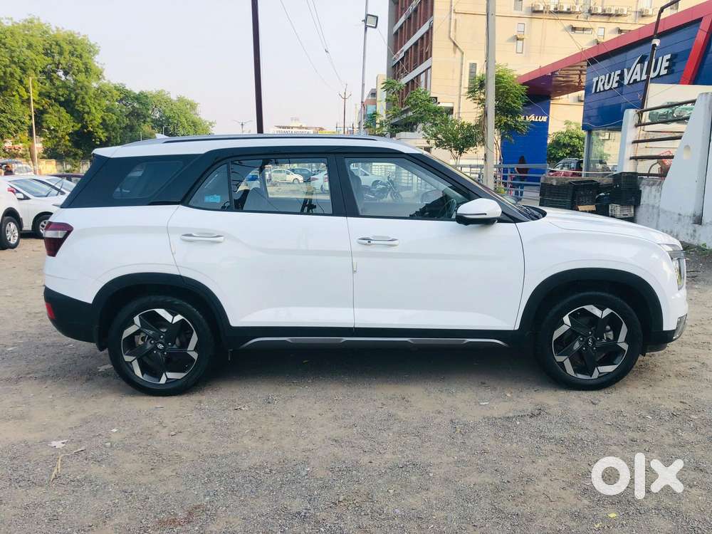 Hyundai Alcazar Platinum 7 Str 1.5 Turbo Petrol Adventure, 2023, Pet..