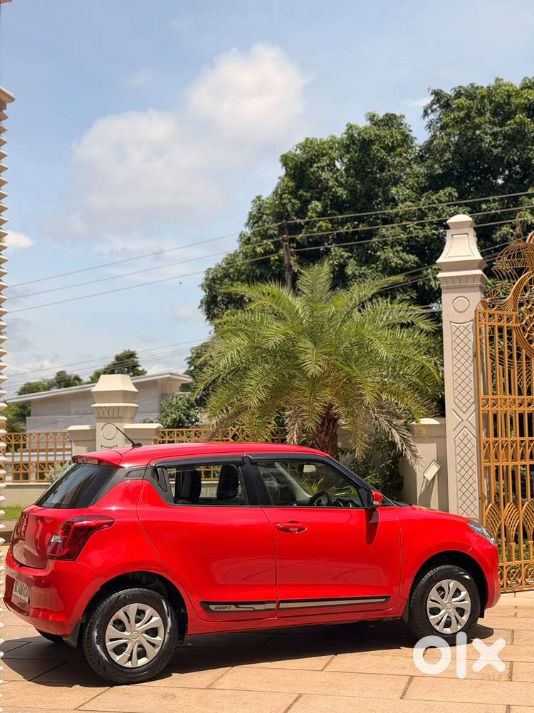 Maruti Suzuki Swift Vxi + Manual, 2024, Petrol