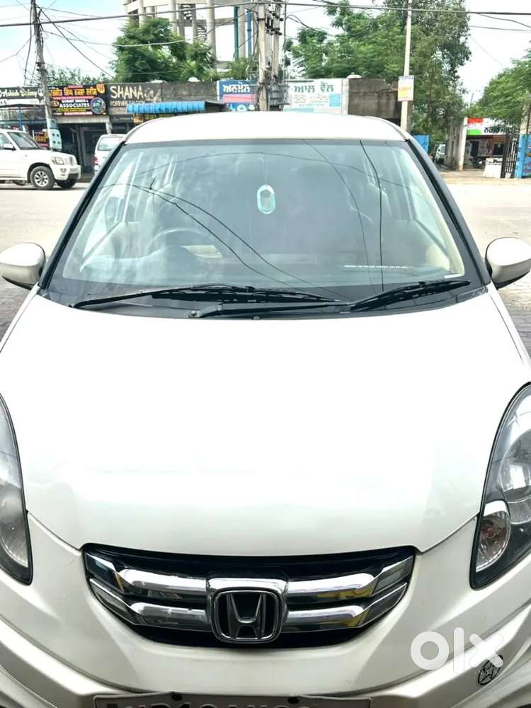 Honda Amaze 2nd Gen 2013 Diesel 111000 Km Driven