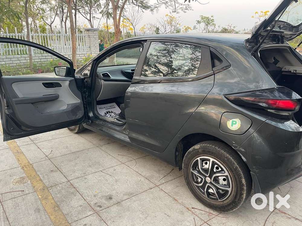 Tata Altroz Petrol 71900 Km Driven