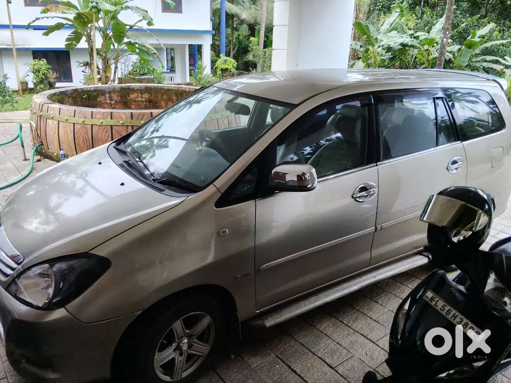 Toyota Innova Hycross 2010