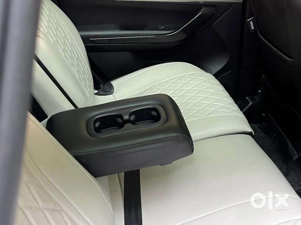 Mahindra Xuv700 2.2 Ax 5 Diesel Mt 7 Str, 2024, Diesel
