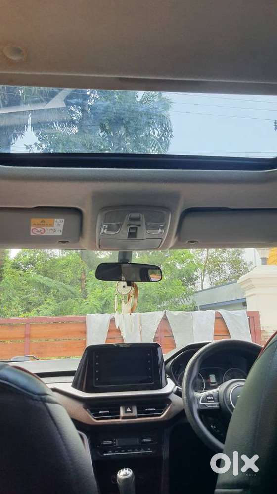 Maruti Suzuki Brezza 1.5 Zxi Smart Hybrid Dual Tone, 2023, Petrol