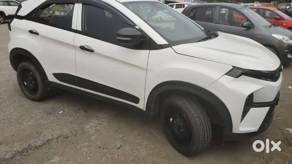 Tata Nexon 2023 Petrol 32000 Km Driven