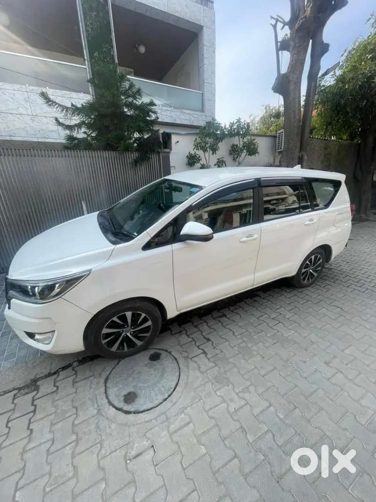 Toyota Innova Crysta 2024