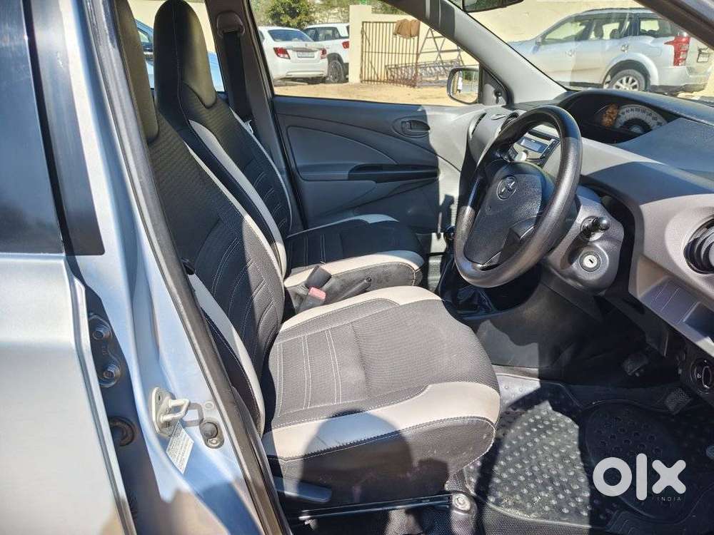 Toyota Etios Liva 2011-2012 G, 2011, Petrol