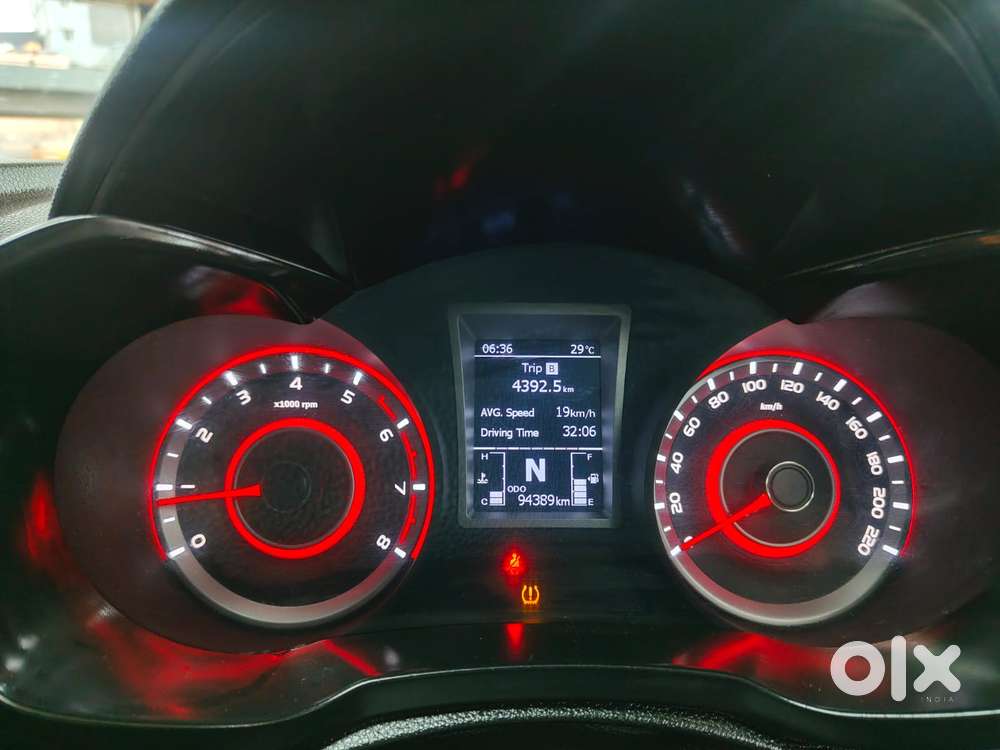Mahindra Xuv300 1.2 W8 Amt Petrol, 2022, Petrol