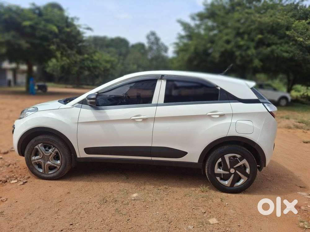 Tata Nexon 1.2 Revotron Xm (s), 2018, Petrol