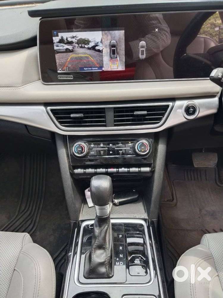 Mahindra Xuv700 2.0 Ax 7 Petrol At Luxury Pack Str, 2023, Petrol