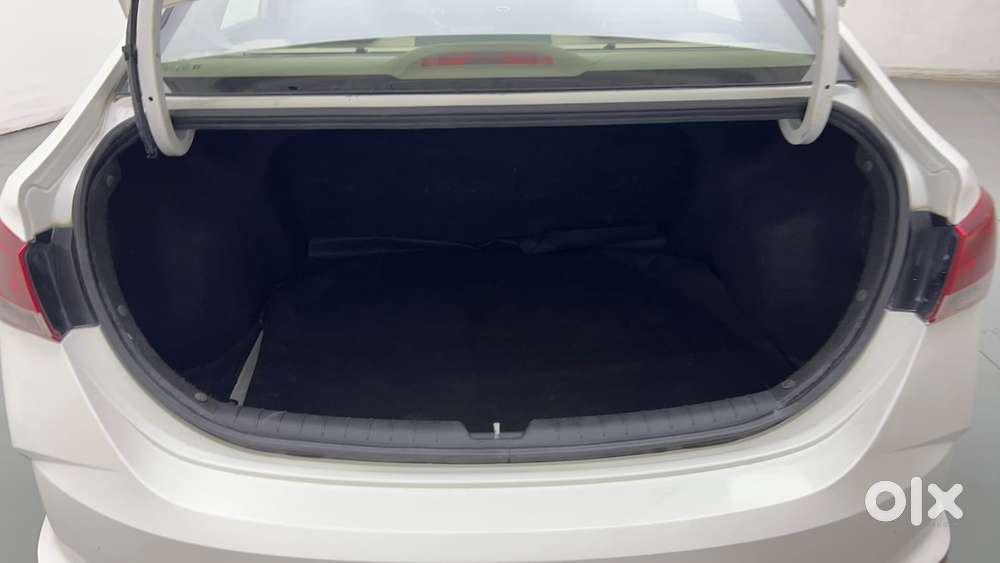 Hyundai Verna 1.5 Sx (o) Vtvt Ivt, 2021, Petrol