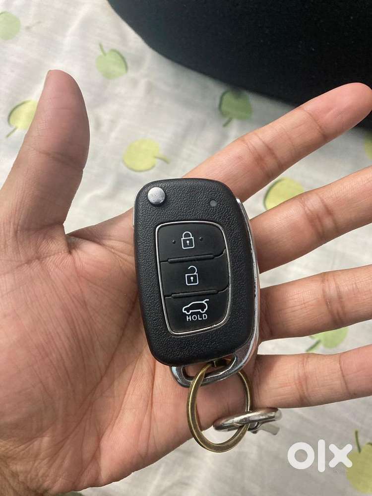 Hyundai Venue 2021 Petrol Well Maintained Only 40,000 Km Driven