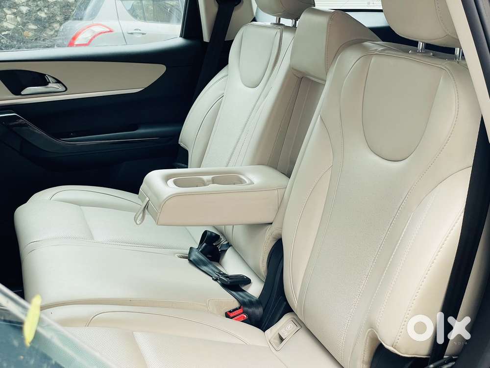 Mahindra Xuv700 2.2 Ax 7 Diesel At Str, 2023, Diesel